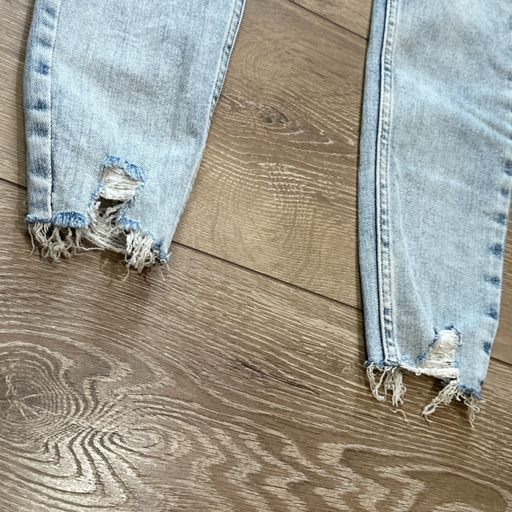 We The Free Sabrina High Rise Distressed Skinny Jeans Lightwash - Picture 6 of 12